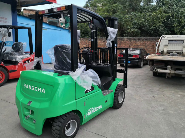 【干貨】電動堆高車、電動搬運車的電機和繼電器應該怎么保養(yǎng)？